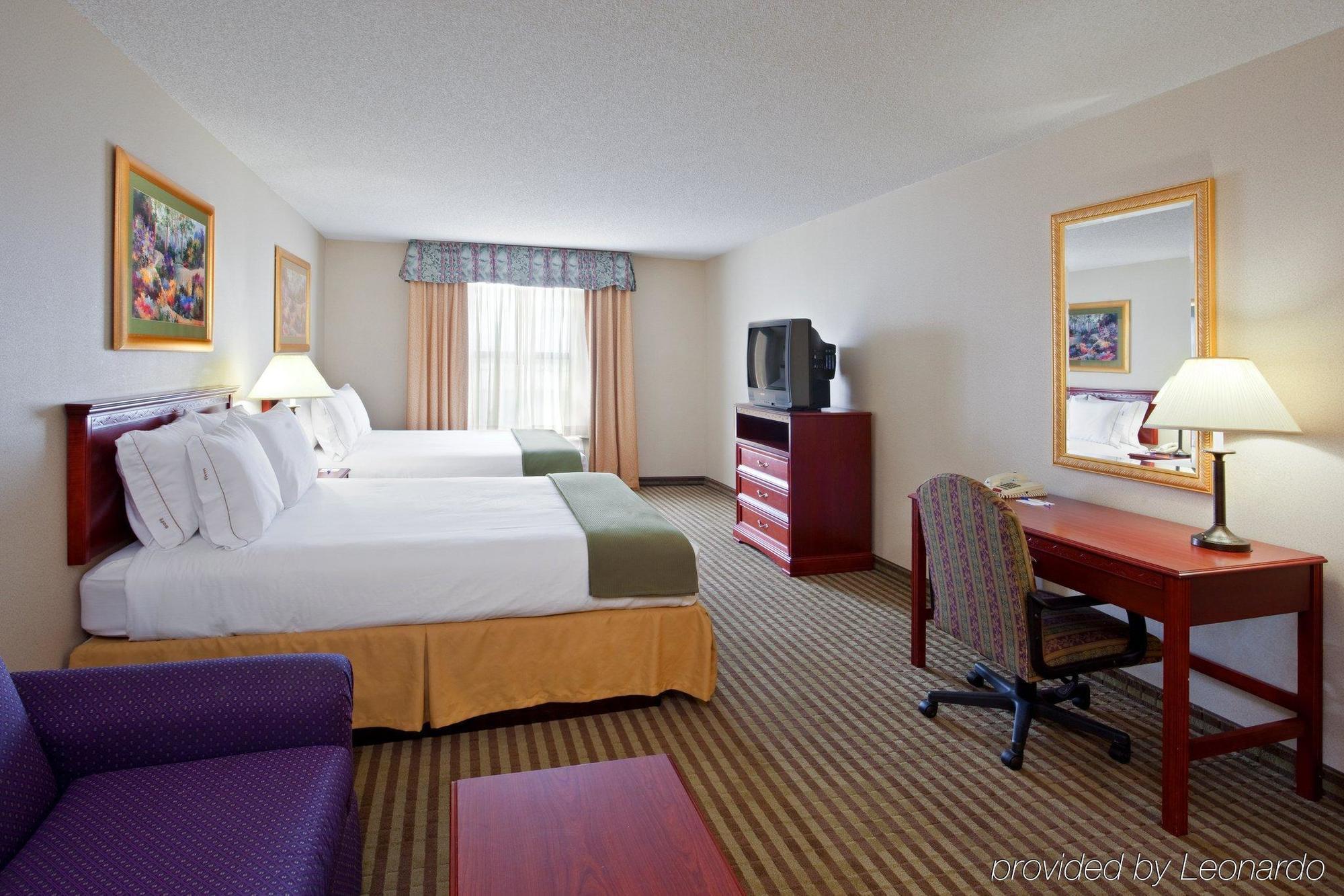 Holiday Inn Express Hotel & Suites Circleville By Ihg Exterior foto