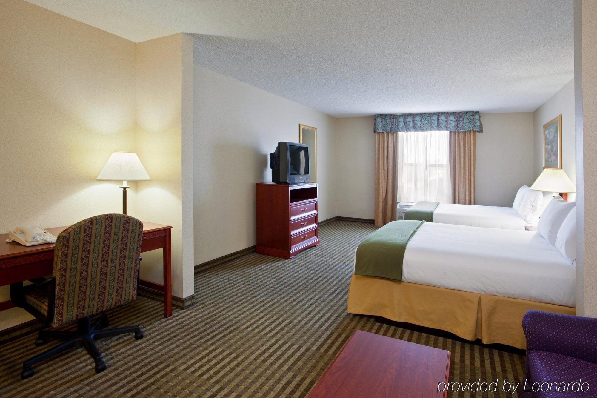 Holiday Inn Express Hotel & Suites Circleville By Ihg Exterior foto