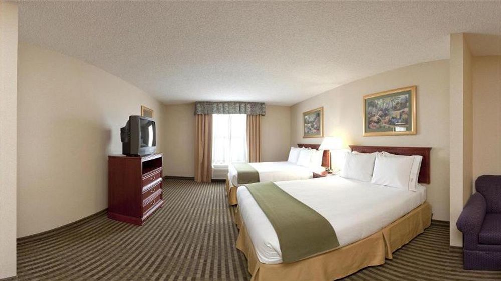 Holiday Inn Express Hotel & Suites Circleville By Ihg Exterior foto