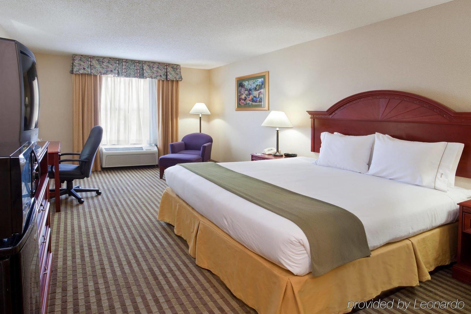 Holiday Inn Express Hotel & Suites Circleville By Ihg Exterior foto