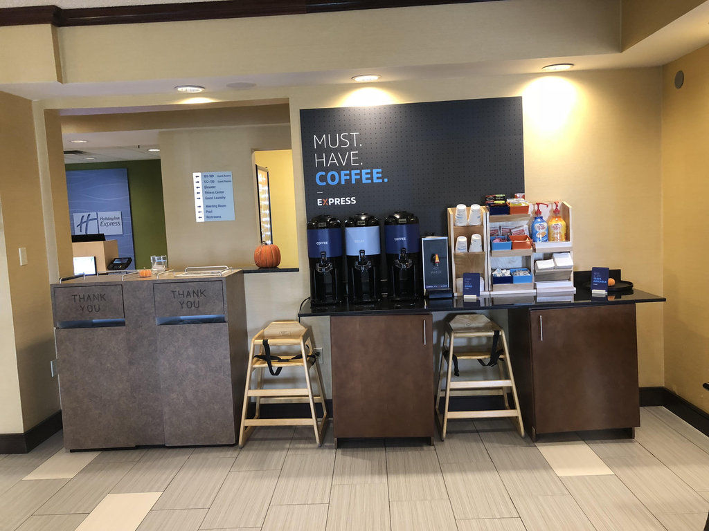 Holiday Inn Express Hotel & Suites Circleville By Ihg Exterior foto